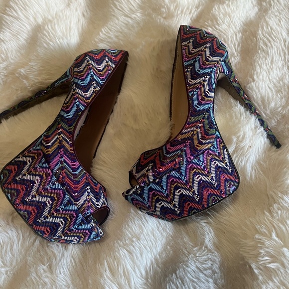 Betsey Johnson Multicolor Platform Peeptoe Chevron Heels 9 - Picture 1 of 14